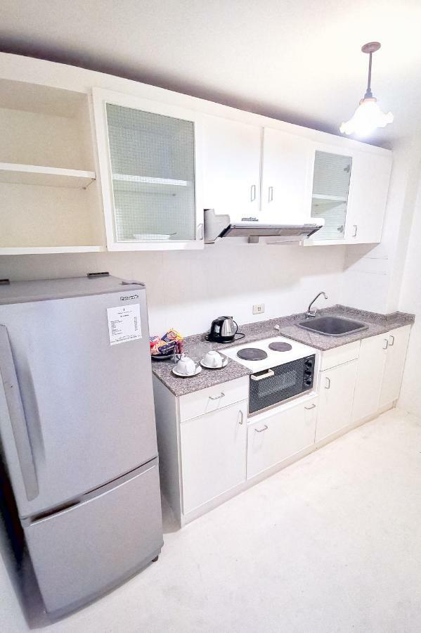 Vimala Residence (Adults Only) Bangkok Esterno foto